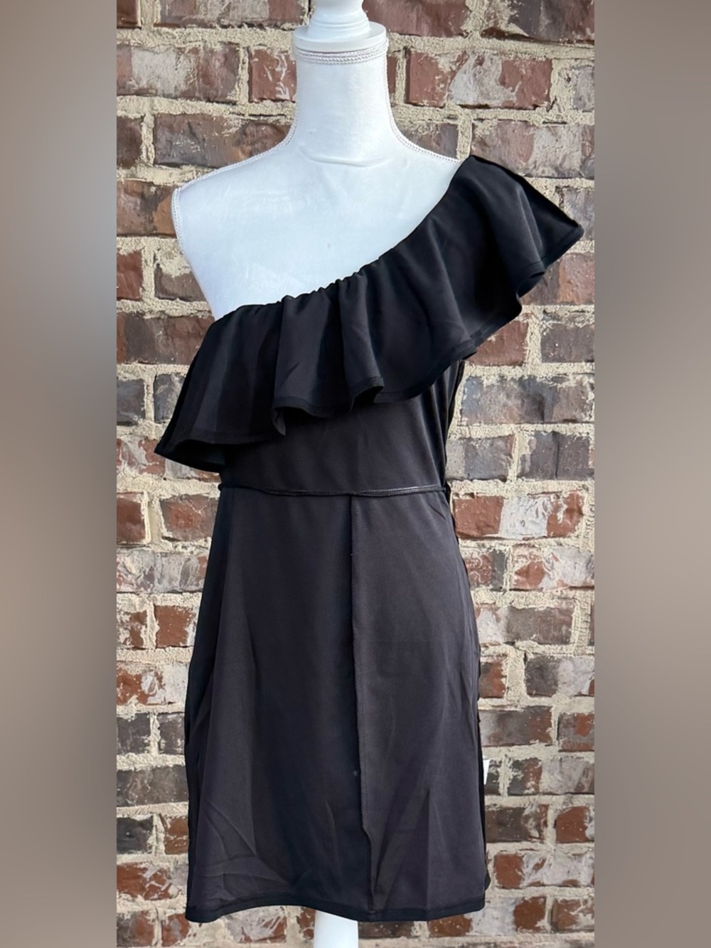 🦋 Chic One-Shoulder Ruffle Black Dress - Picture 7 of 13